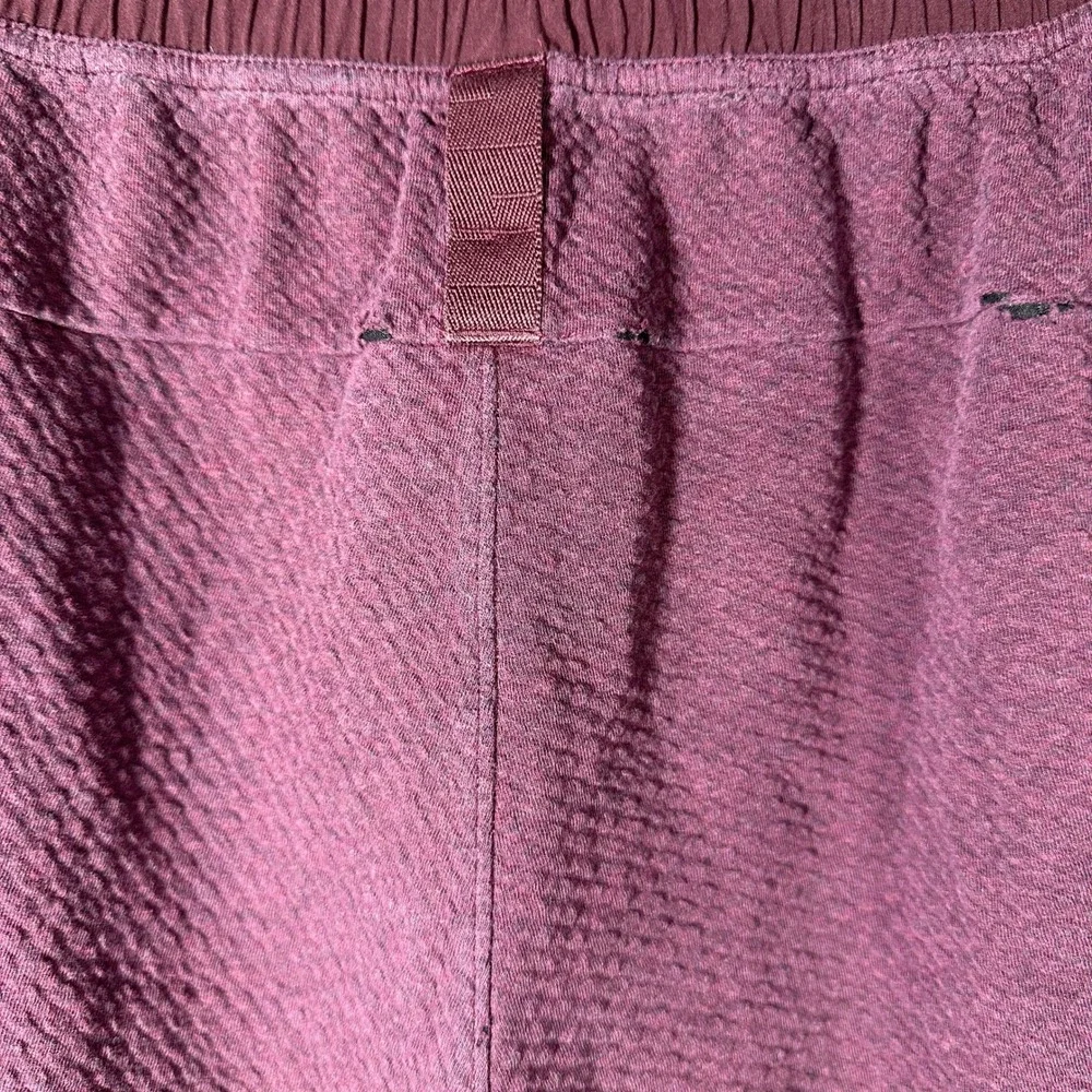 Lululemon Mens At Ease Short Textured Knit‎ Cassis Burgundy Heathered Athletic